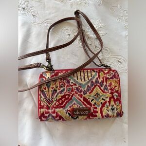 SAKROOTS ladies, colorful Crossbody very good condition wristlet handle